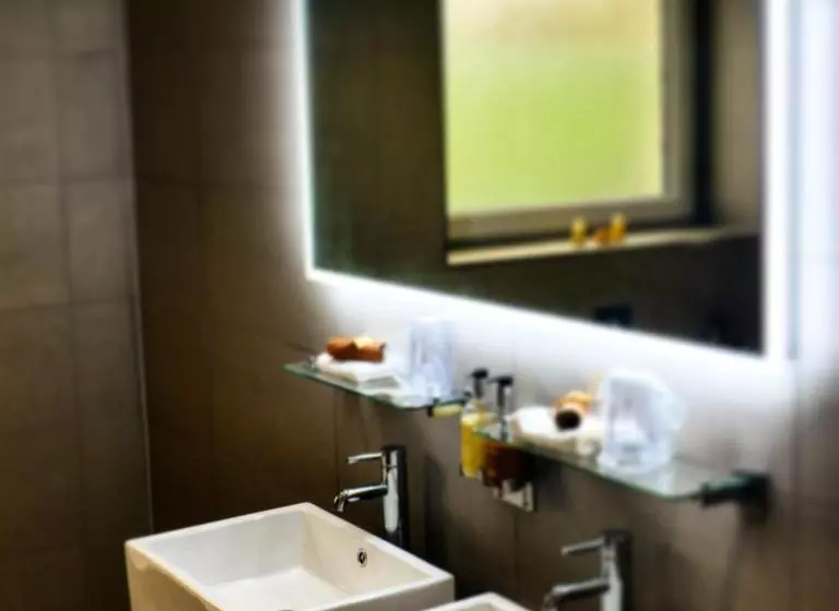Sviitti Poreallas, The Cliff Hotel & Spa