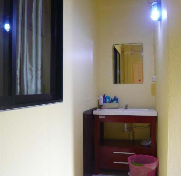 家庭间, 168 Chiang Mai Guesthouse