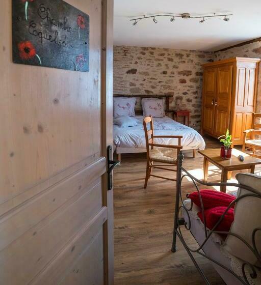 Трехместный Номер Классика, Ecuries De Saint Maurice  Maison D Hôtes De Gondou