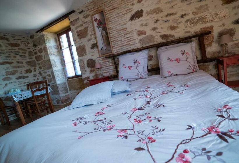 Трехместный Номер Классика, Ecuries De Saint Maurice  Maison D Hôtes De Gondou