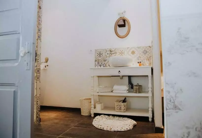 ガーデンビュースタンダードルーム, La Maison Bleue