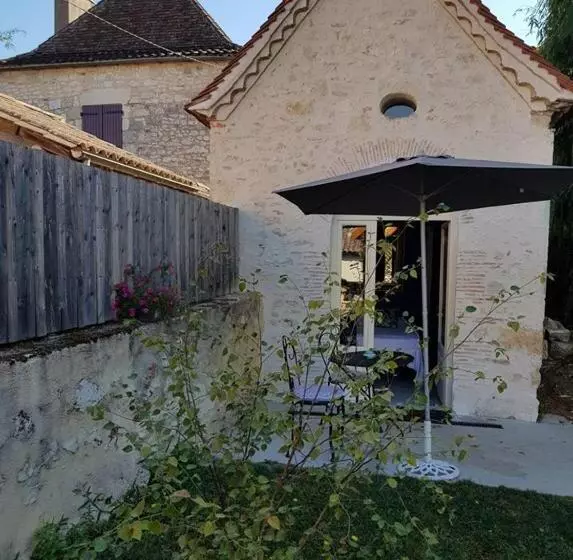 プールビュースタンダードルーム, La Maison Bleue