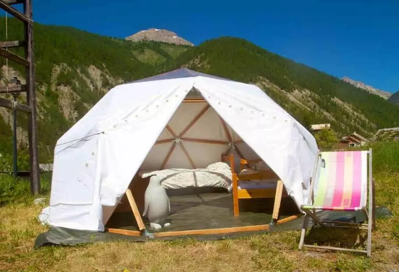 ルームシェアのワンベッド, Le Chalet Viso