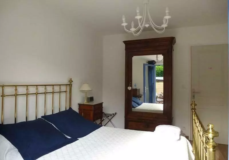 اتاق استاندارد با سرویس بهداشتی مشترک, Villa Alluro