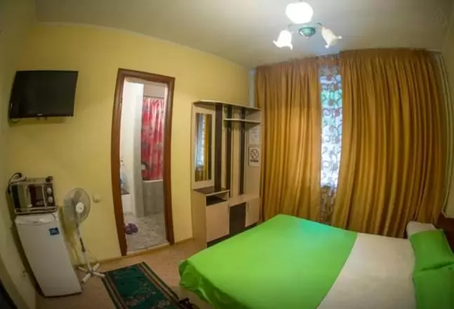 استودیوی استاندارد, Hostel Loco