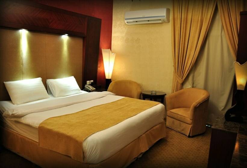 Номер Стандарт Индивидуальный, Al Higgi