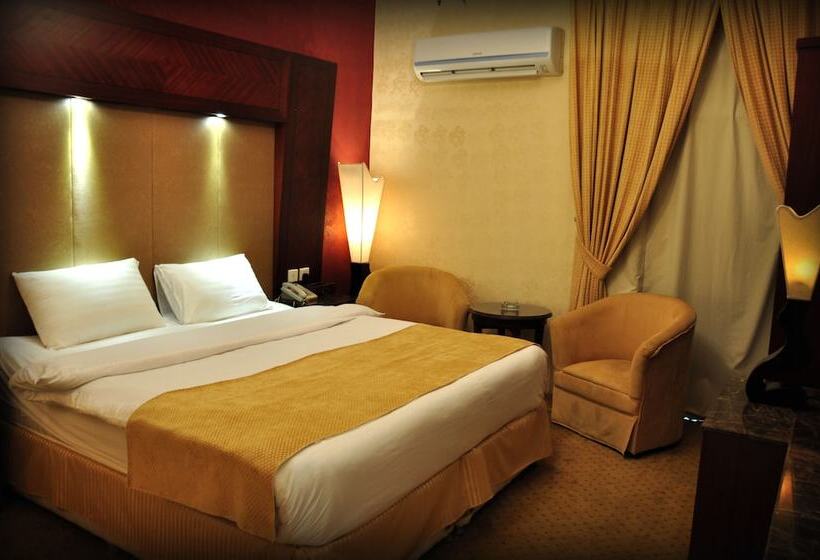 Номер Стандарт Индивидуальный, Al Higgi