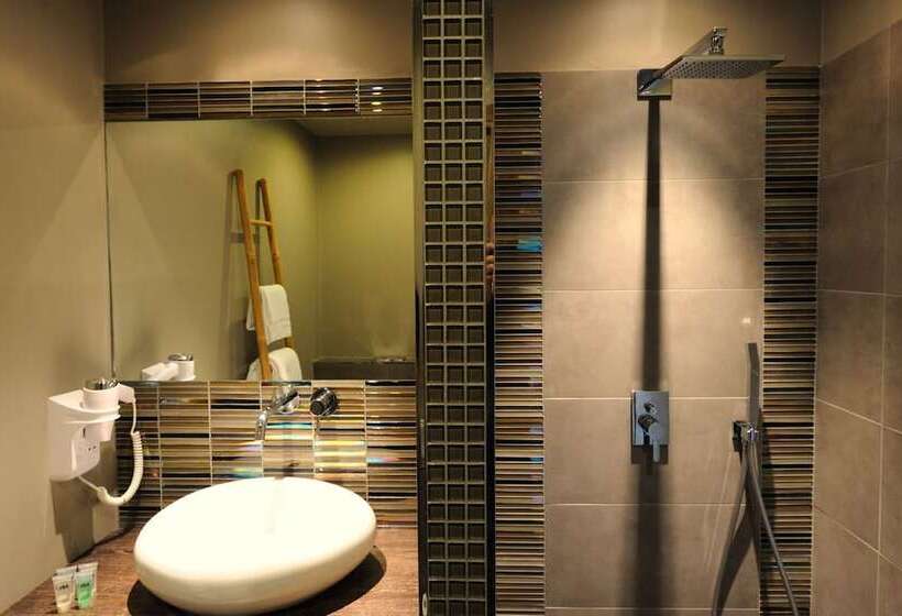 Номер Стандарт Трехместный, Hôtel E Tre Stelle