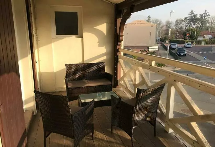 اتاق استاندارد سه نفره, Hôtel La Cote D'argent