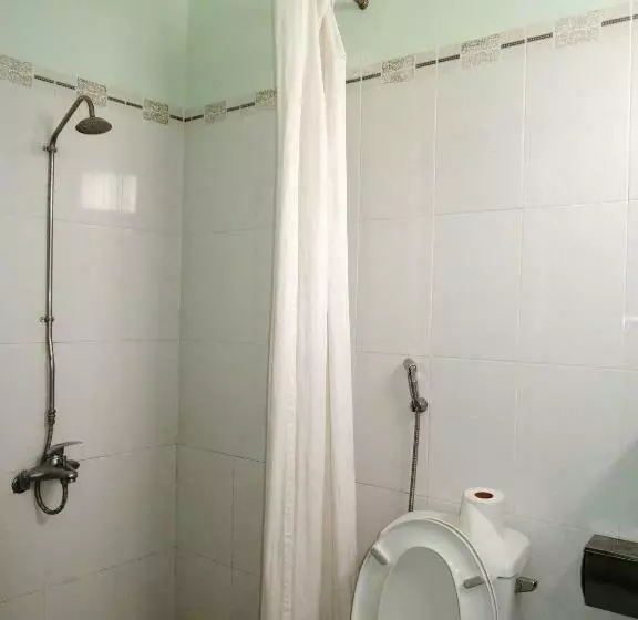 اتاق استاندارد, Kathy