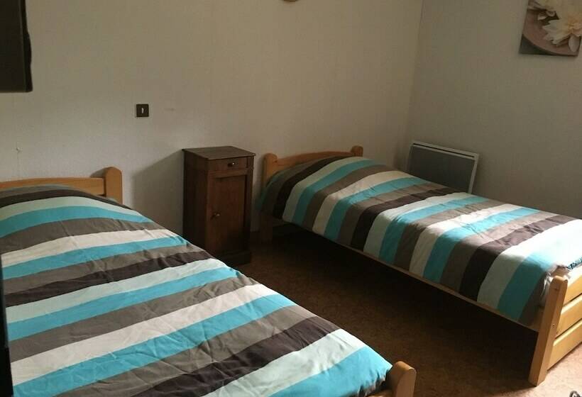 带共用浴室的标准房间, Les Airelles