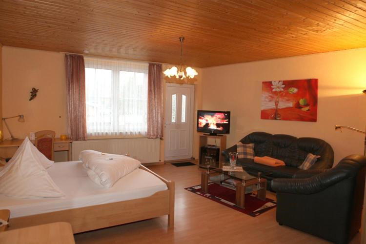 Quarto Estandar com Sacada, Restaurant Christine