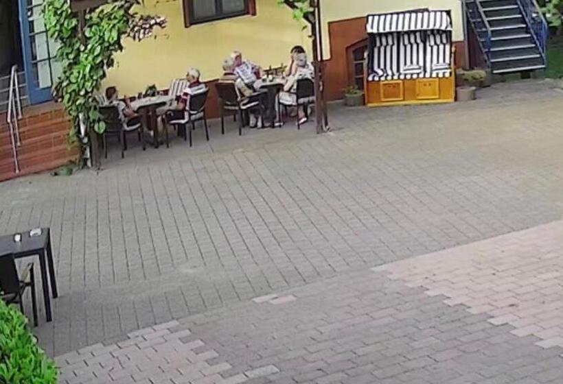 标准间带阳台, Restaurant Christine