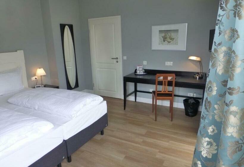 חדר קומפורט, Villa Waldfrieden   Design Trifft Budget