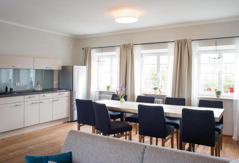 패밀리 스위트, Wailtl