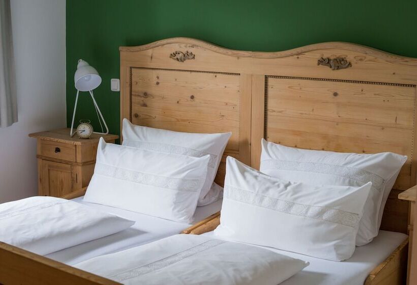 이코노미 룸, Wailtl