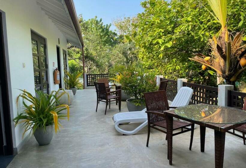 Семейный Номер, Wasantha Garden Hotel Restaurant & Ayurvedic Treatment