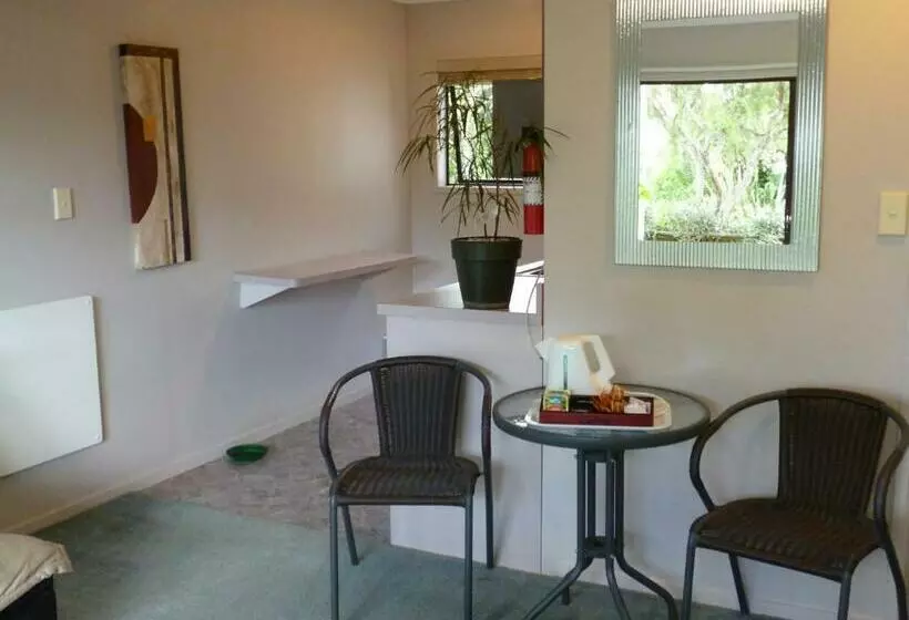 Standard-studio, Opua Boutique Seaview Motel