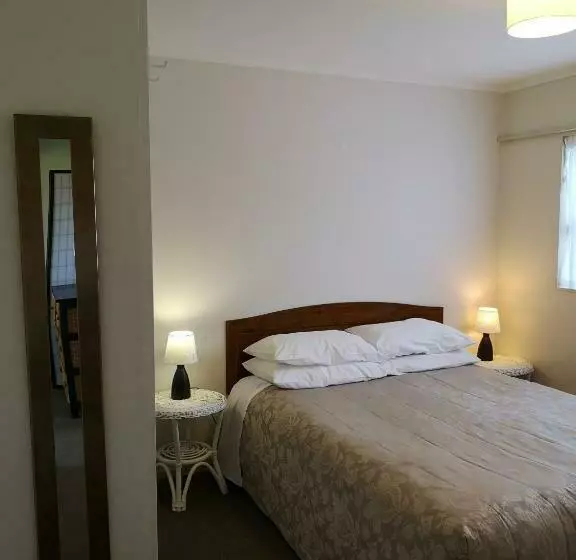 Huoneisto 1 Makuuhuone Pohjakerros, Opua Boutique Seaview Motel