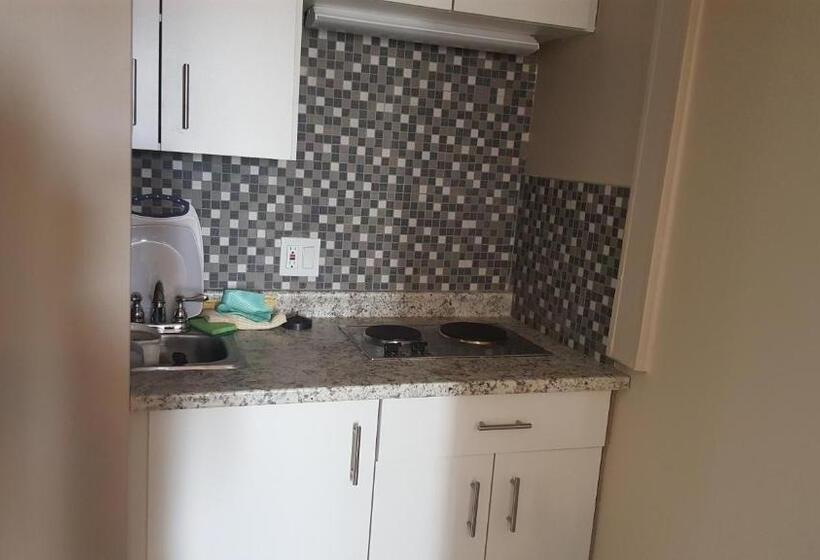 סוויטה, Sunrise Motel