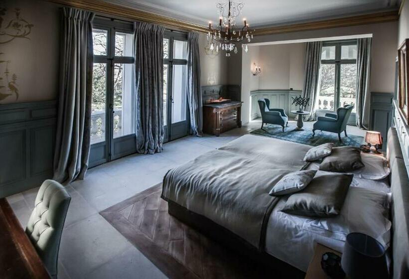 سوییت لوکس, Domaine De Biar