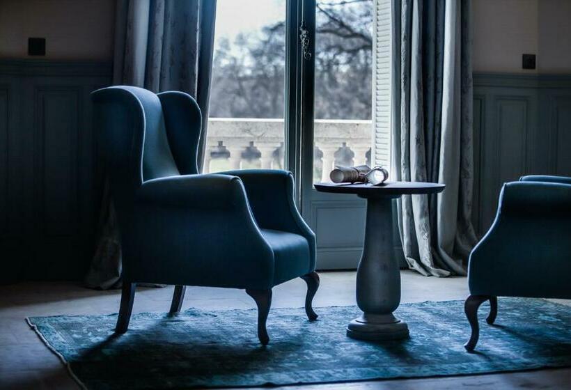 سوییت لوکس, Domaine De Biar