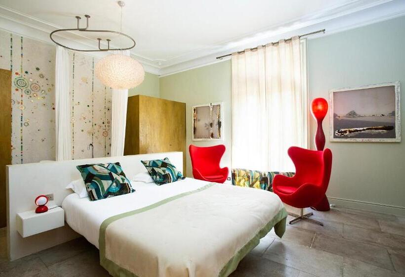 سوییت جونیور, Domaine De Biar