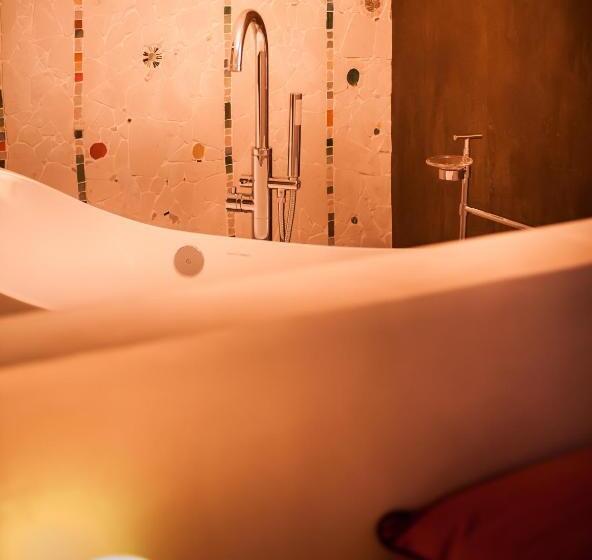 سوییت جونیور, Domaine De Biar