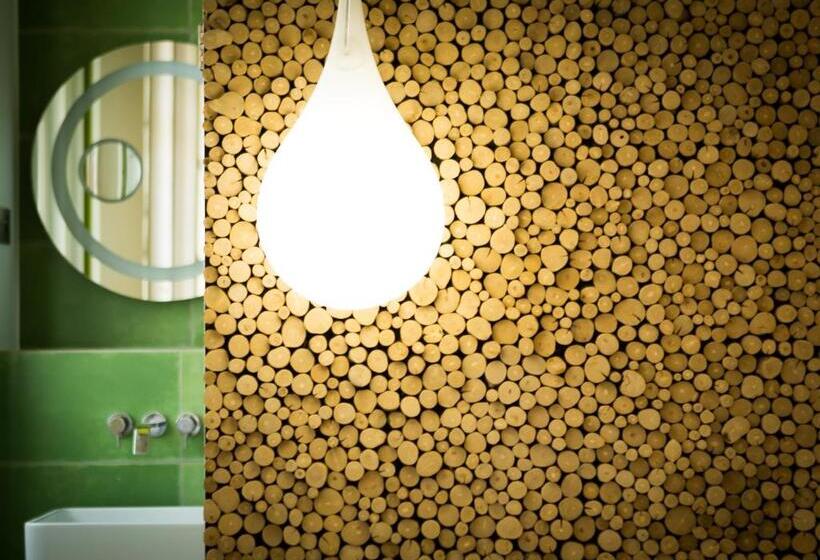 اتاق لوکس, Domaine De Biar