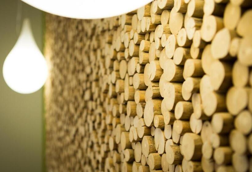 اتاق لوکس, Domaine De Biar