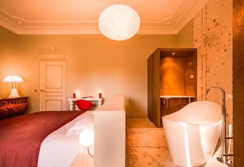 سوییت جونیور, Domaine De Biar