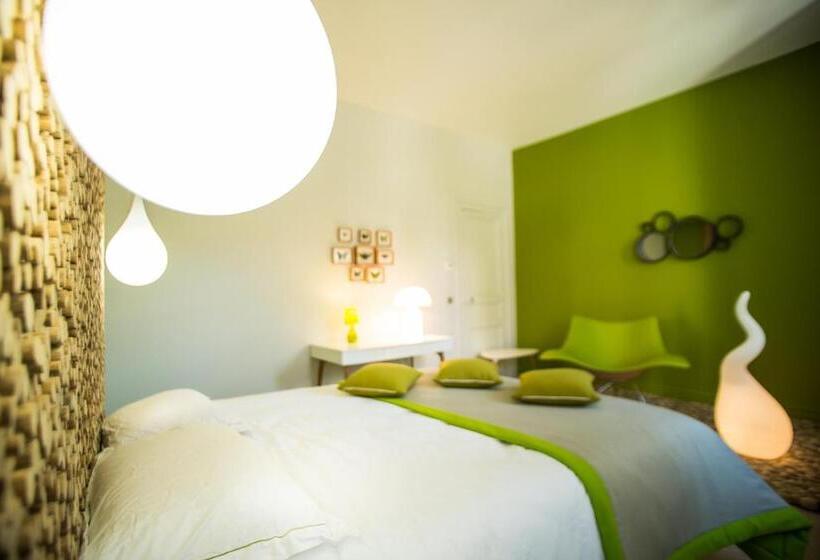 اتاق لوکس, Domaine De Biar