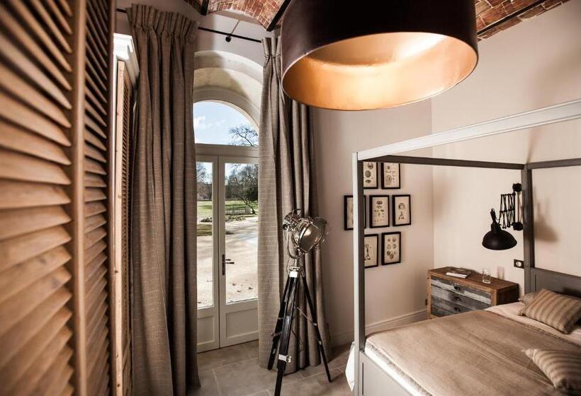 اتاق لوکس, Domaine De Biar