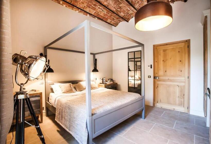 اتاق لوکس, Domaine De Biar