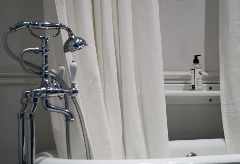 اتاق لوکس, Domaine De Biar