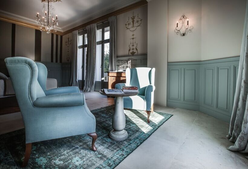 سوییت لوکس, Domaine De Biar