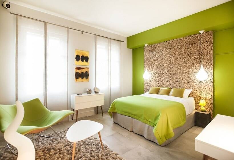 اتاق لوکس, Domaine De Biar