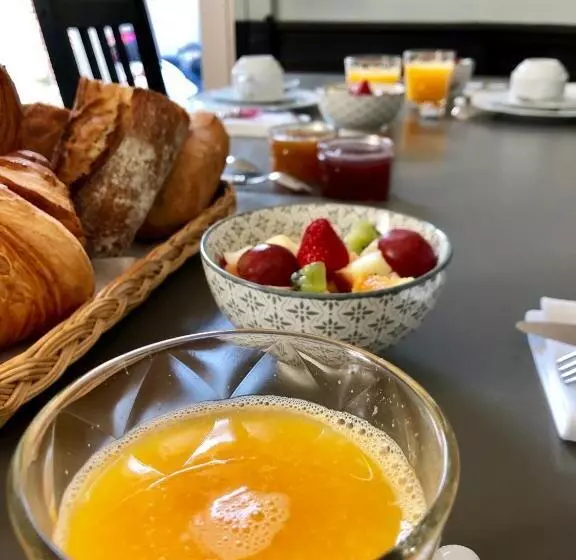 سوییت, La Parenthese Du Rond Royal
