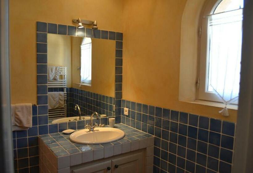 غرفة قياسية, Le Mazet Des Mûres