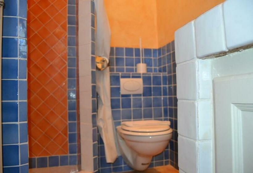 غرفة قياسية, Le Mazet Des Mûres