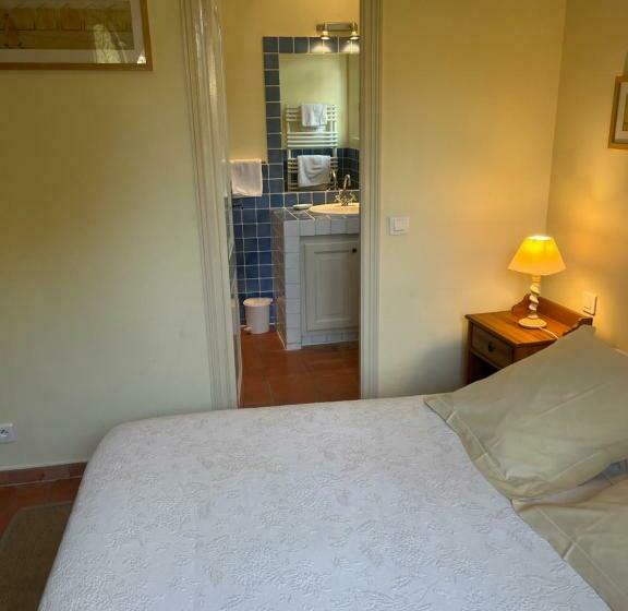 غرفة قياسية, Le Mazet Des Mûres