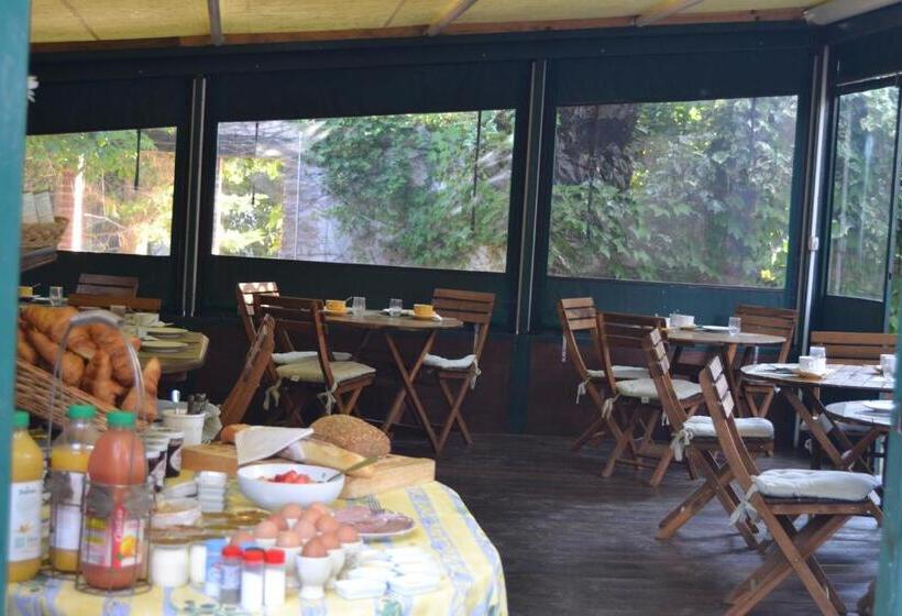 غرفة قياسية ثلاثية, Le Mazet Des Mûres