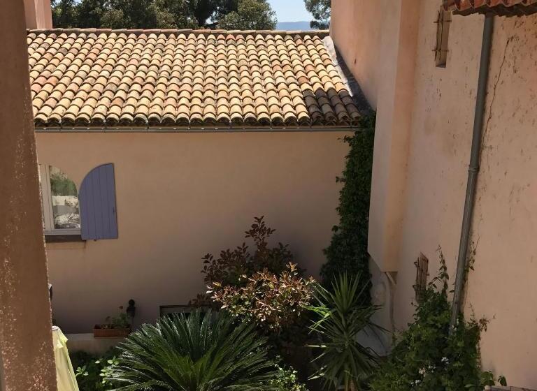 غرفة قياسية ثلاثية, Le Mazet Des Mûres