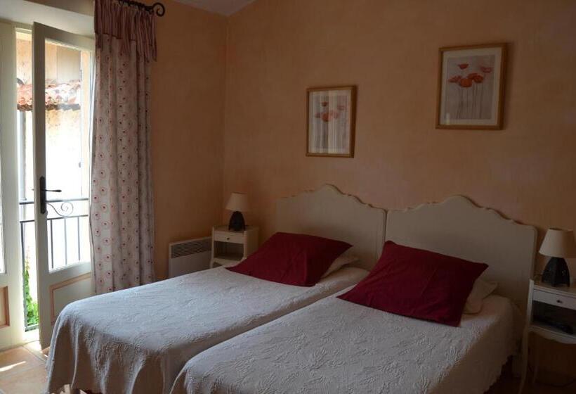 غرفة قياسية ثلاثية, Le Mazet Des Mûres