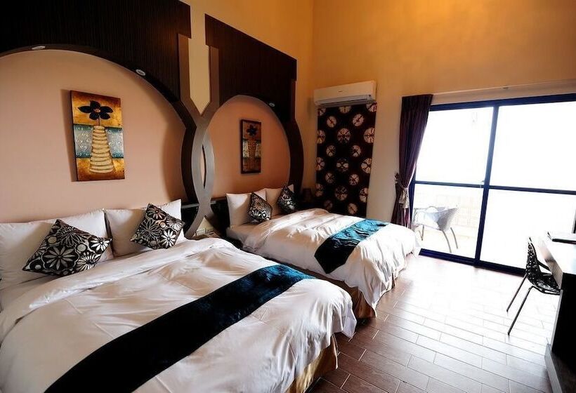 اتاق استاندارد چهار تخته, The Domed Tile Bb