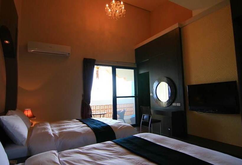 اتاق استاندارد چهار تخته, The Domed Tile Bb