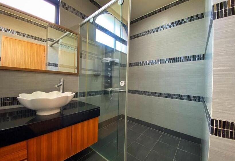 اتاق کلاسیک چهارنفره, The Domed Tile Bb