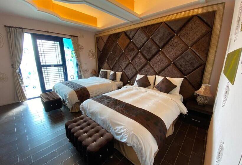 اتاق کلاسیک چهارنفره, The Domed Tile Bb