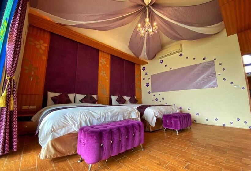 اتاق کلاسیک چهارنفره, The Domed Tile Bb