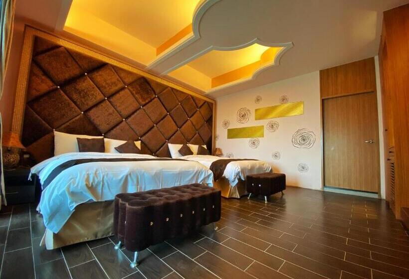 اتاق کلاسیک چهارنفره, The Domed Tile Bb